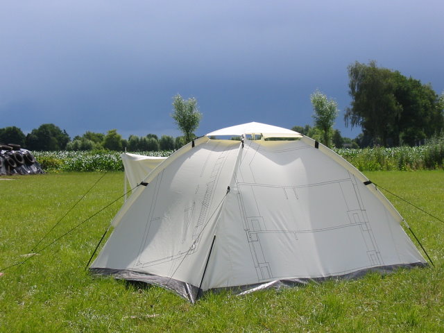 tent1web.jpg
